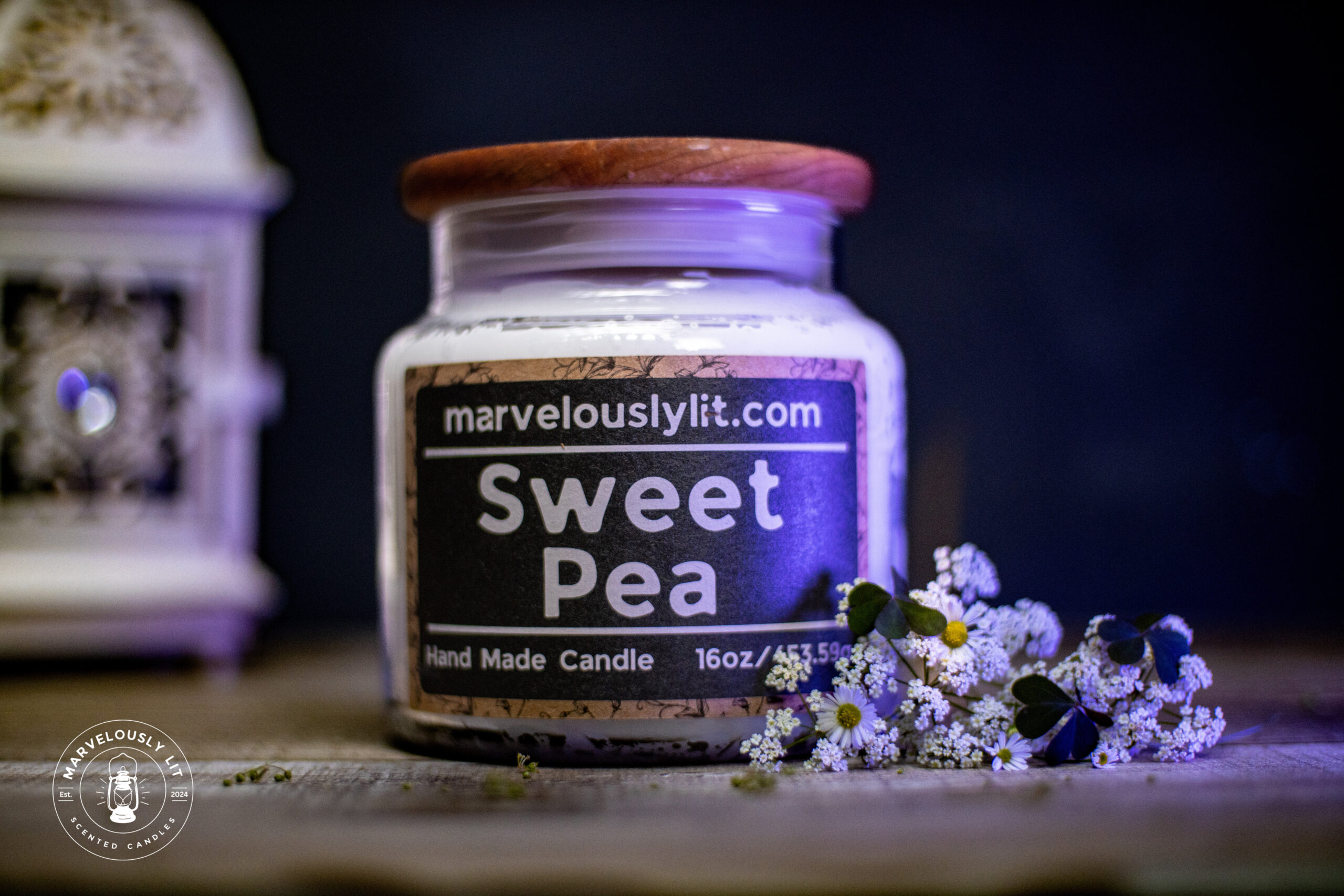 SweetPeaMarvelouslyLitScentedCandle